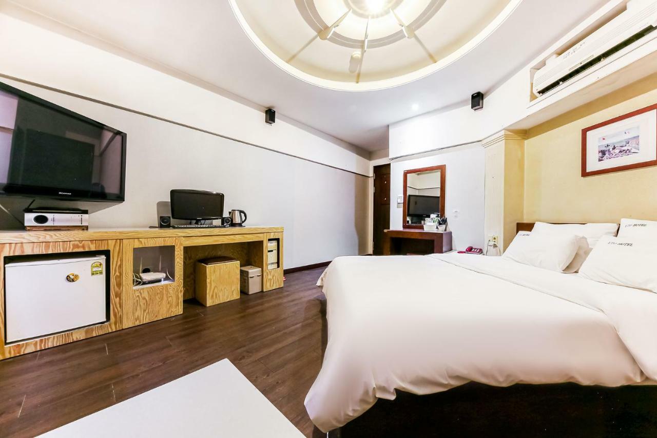 Hotel Rooky Daejeon Bagian luar foto